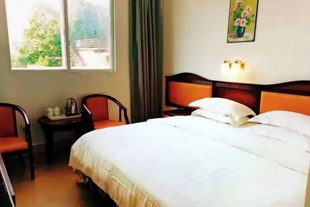 Sunshine Hotel