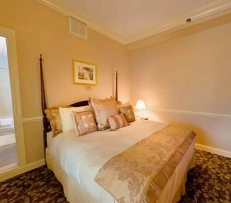 Hotel Alcott