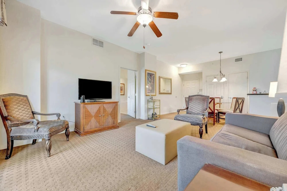 2BR Fireworks View With Pool Spa 5 Minutes to Disney
