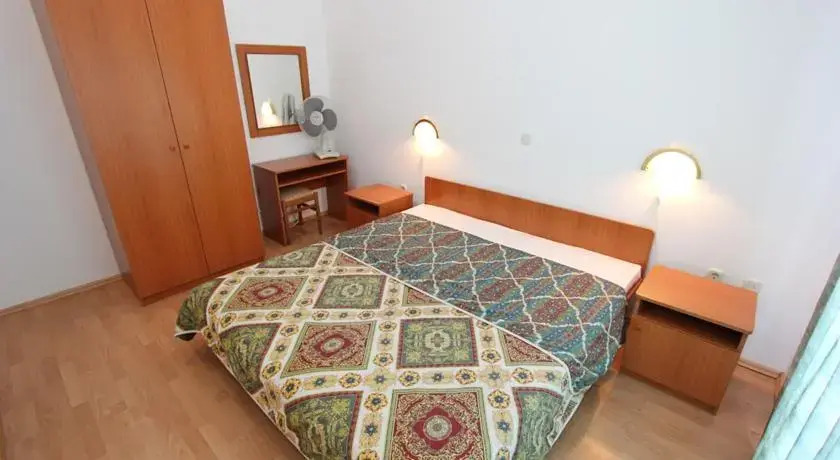 B&B Garni
