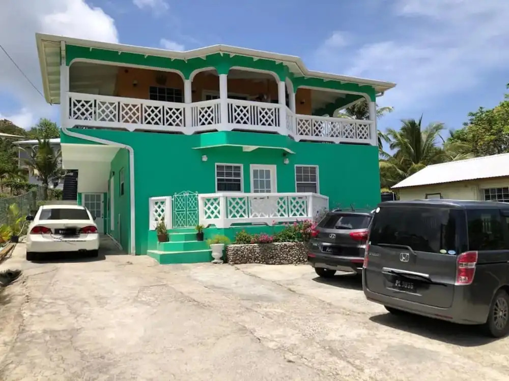 Family Friendly 2-bedroom Apartment in Vieux Fort
