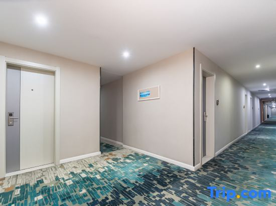 SET Chain Hotel
