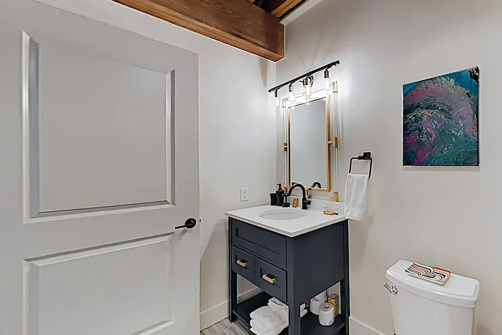 New Listing! Contemporary At The 1865 1 Bedroom Condo