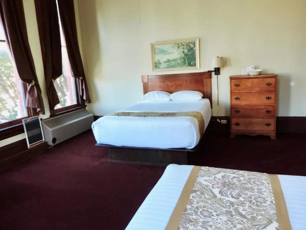 The Monarch Hotel