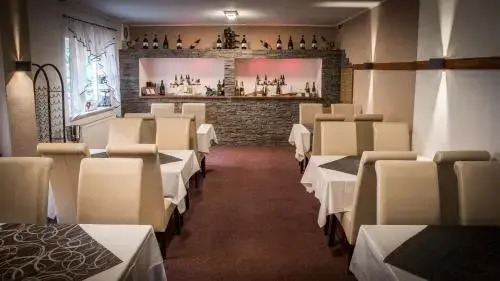 Hotel Kryoms 108