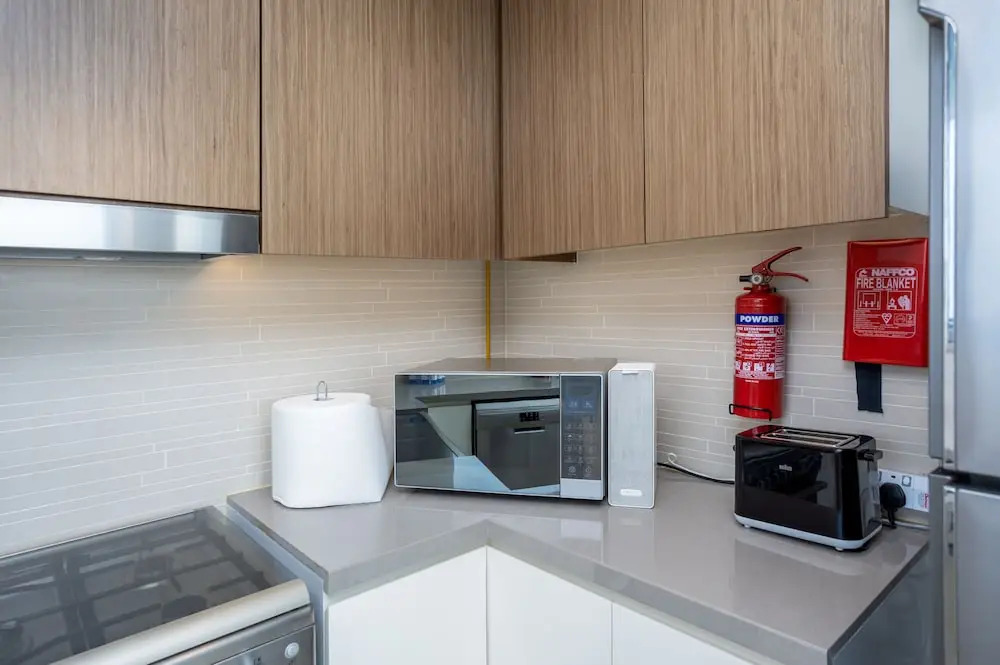 Waves - Sea View Luxury 3 Bedroom Apartment With Balcony