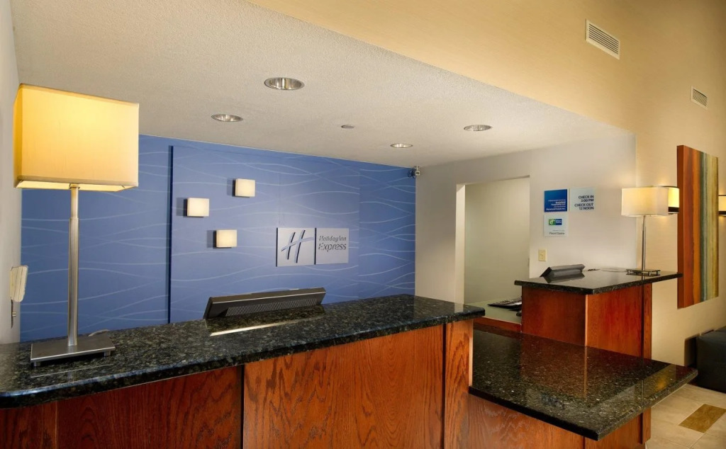 Holiday Inn Express & Suites Manassas by IHG