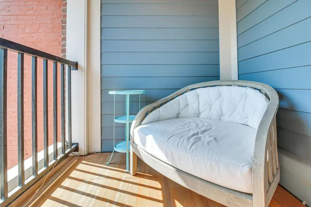 Vibrant Downtown Cincinnati Townhome w/ Sauna!