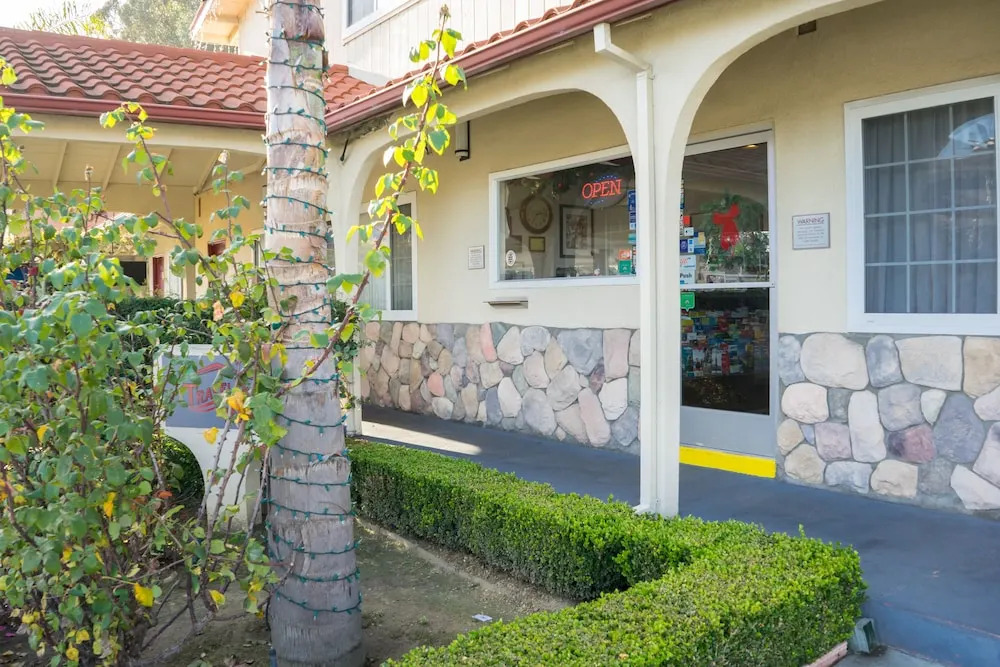 Travelers Inn
