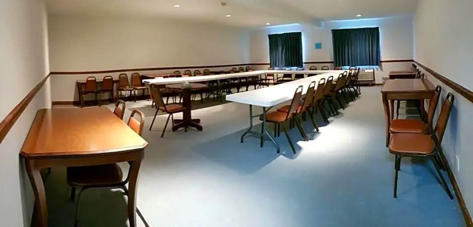 Denison Inn and Suites