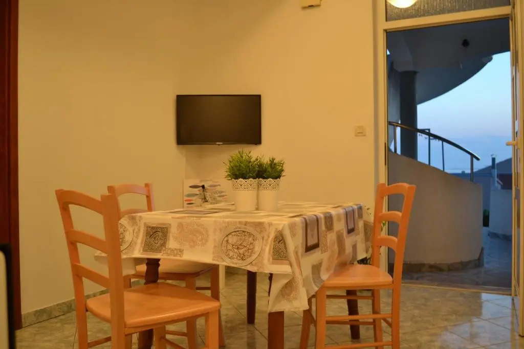 Rasin Apartments
