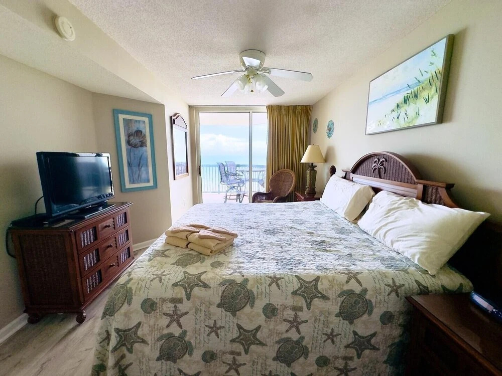 Ashworth 1407 3 Bedroom Condo by RedAwning, North Myrtle Beach
