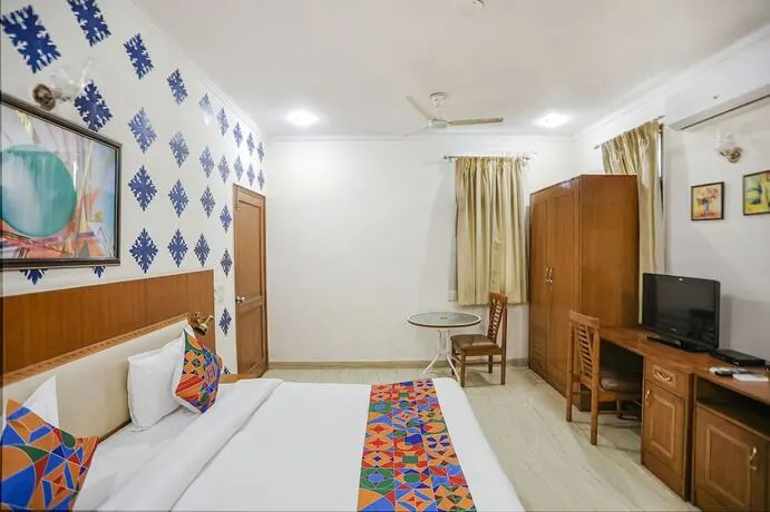 Fabexpress Global Residency Inn