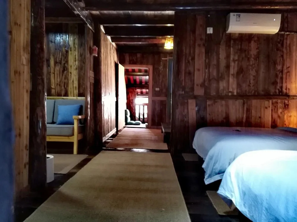 Lost World Sanjiang Guest House