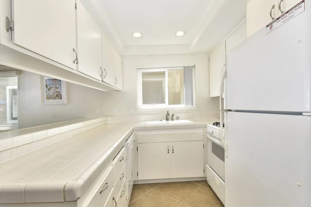 129 27th St Yipa 1 Bedroom Duplex