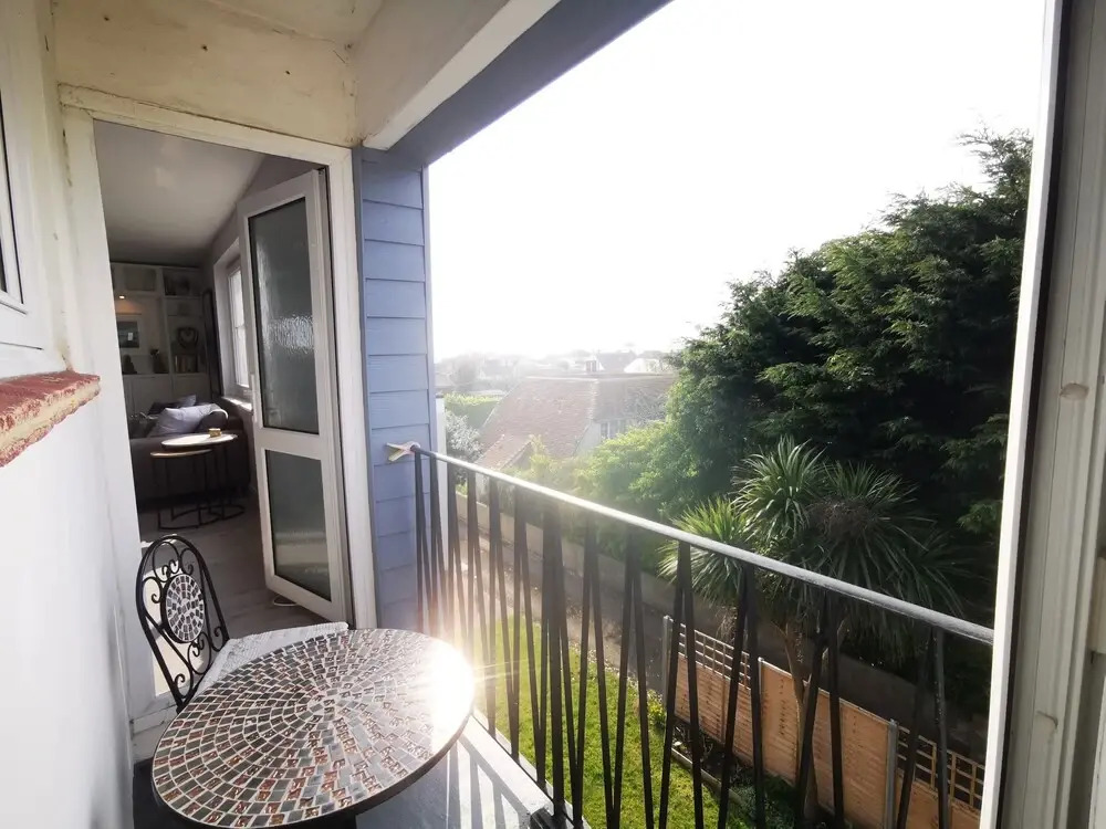 A Place With A View  - 2 bed village apartment