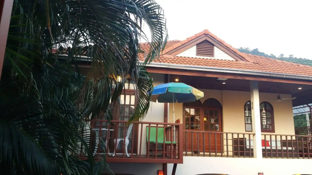 Chaulty Towers Guest House