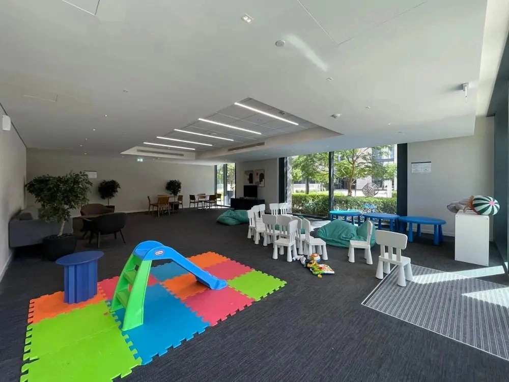 Silkhaus Luxury Tower in Downtown Pool Gym