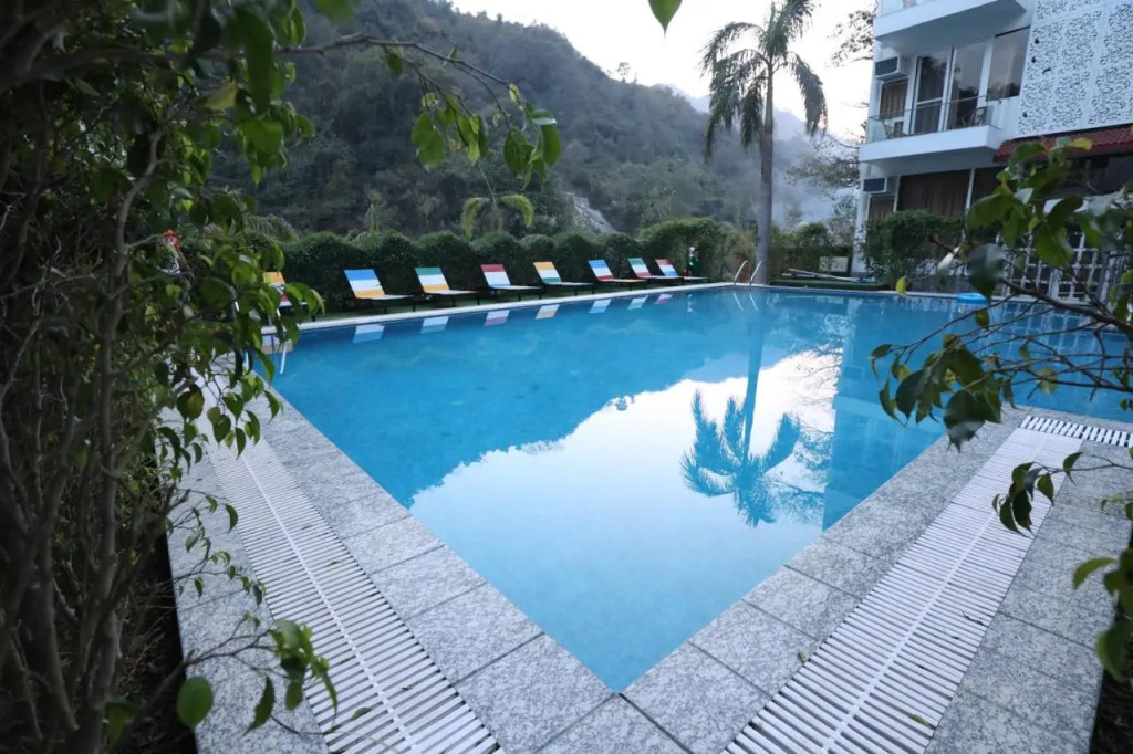 Avenue 18 Resort