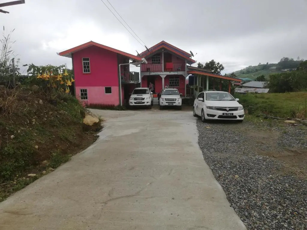 Strawberry Rest House Mesilou Kundasang