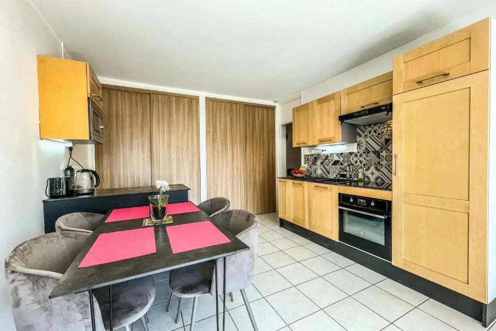 Annecy 1 Bedroom Apt with Balcony