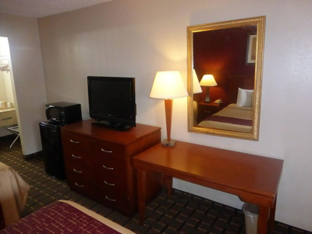 Days Inn & Suites by Wyndham Bossier City LA Shreveport