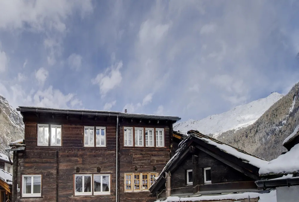 Haus Kirchplatz 4 by Zermatt Premium Apartments