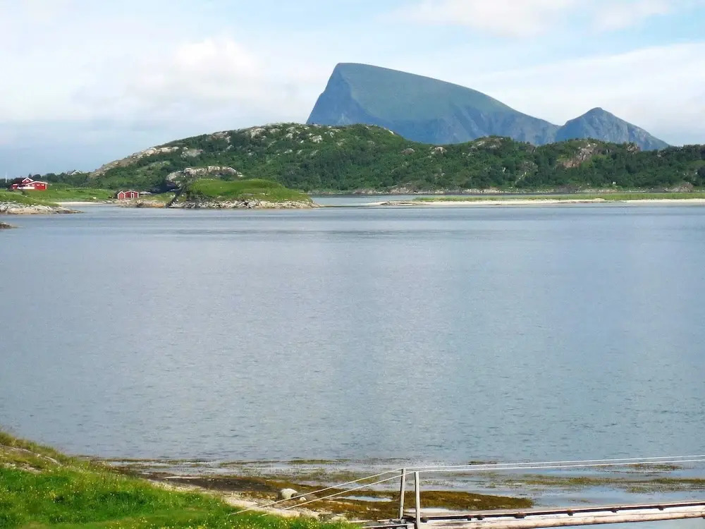 5 person holiday home in Straumsbukta