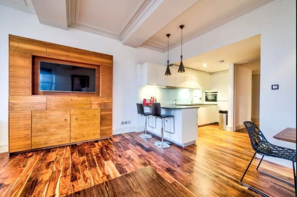 Amazing views! North Bank Street Luxury Apartment