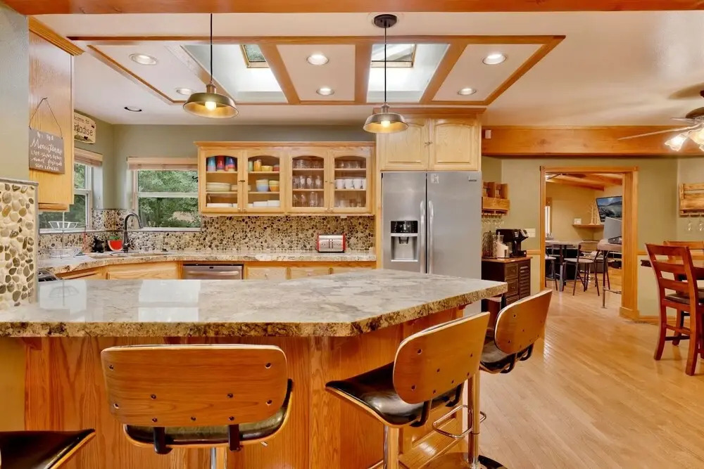 2052-mt. Mickelson 4 Bedroom Home by RedAwning