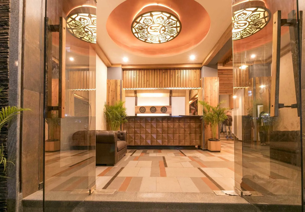 The Regal Hotel & Lounge