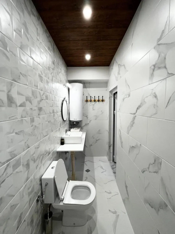 Roots Apartment 2