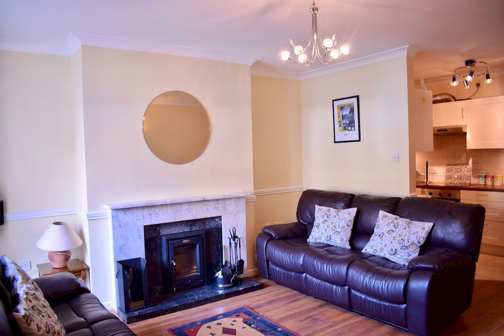 Cosy Dublin Apartment With Parking