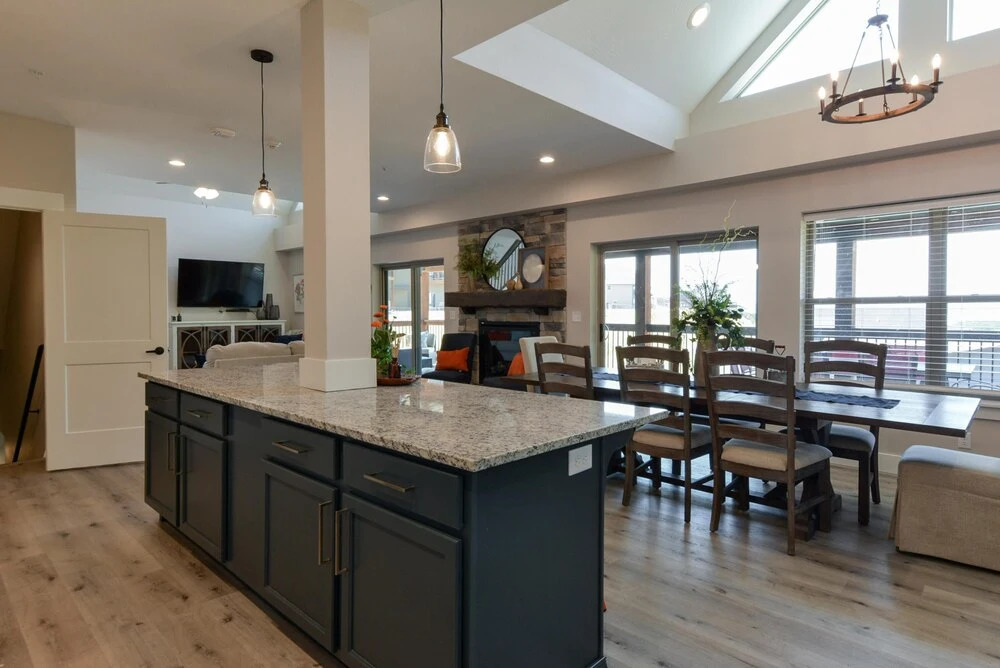 Journey's Remedy Lite - Lake View - Closest to Indoor Pool - Sleeps 22