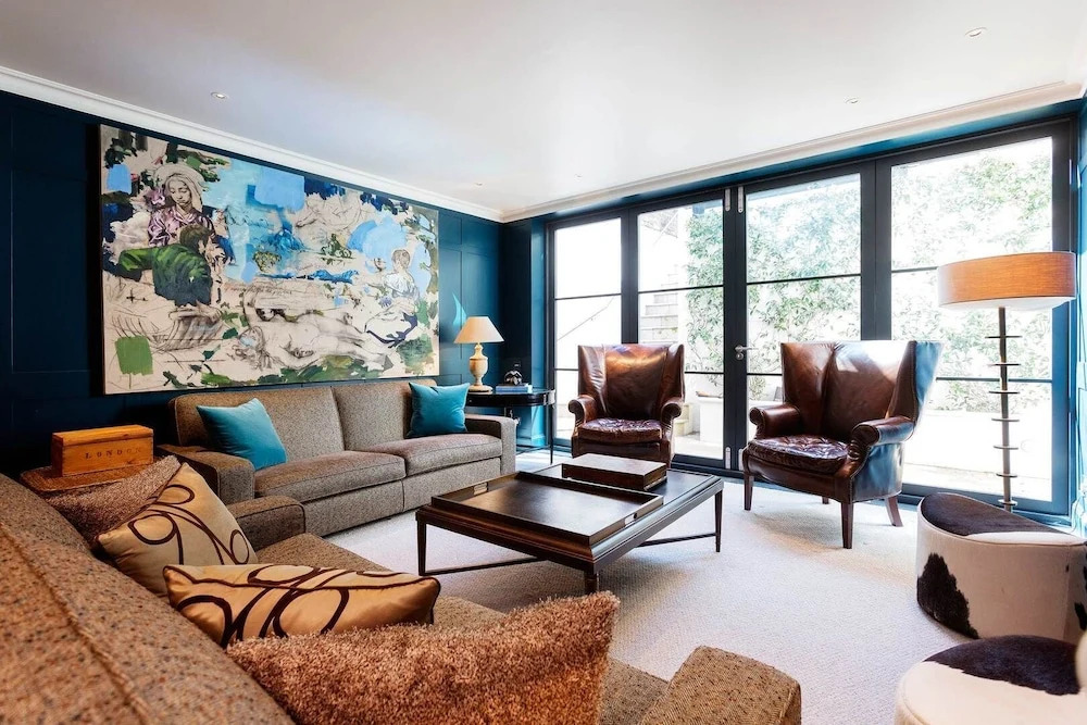 Veeve - Opulence and Elegance