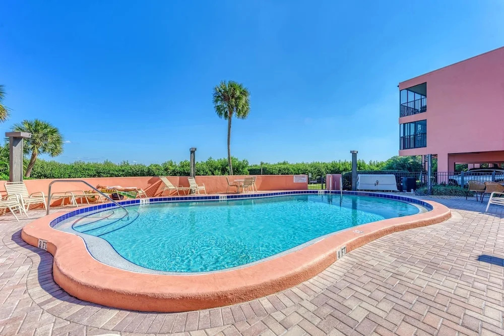 Coquina Tropics-2 Bedrooms-plus Den-2 Bathroom-water Views From Every Room