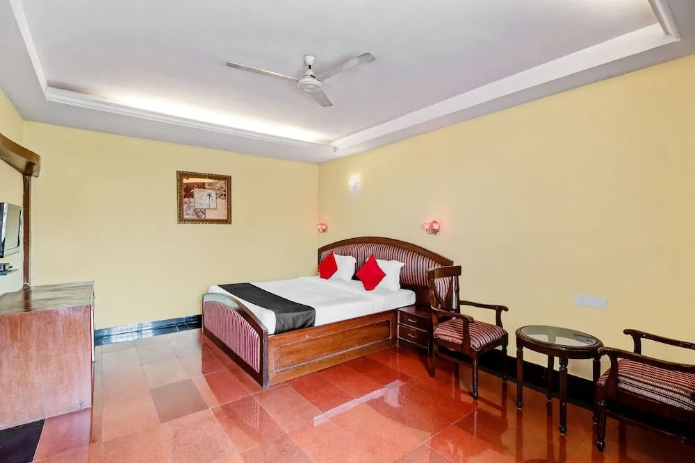 Capital O 49411 Hotel Anmol Continental