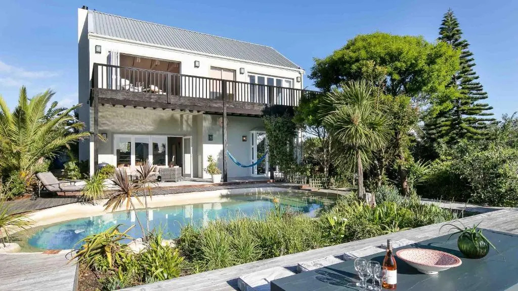 Noordhoek Beach Villa - solar back up power