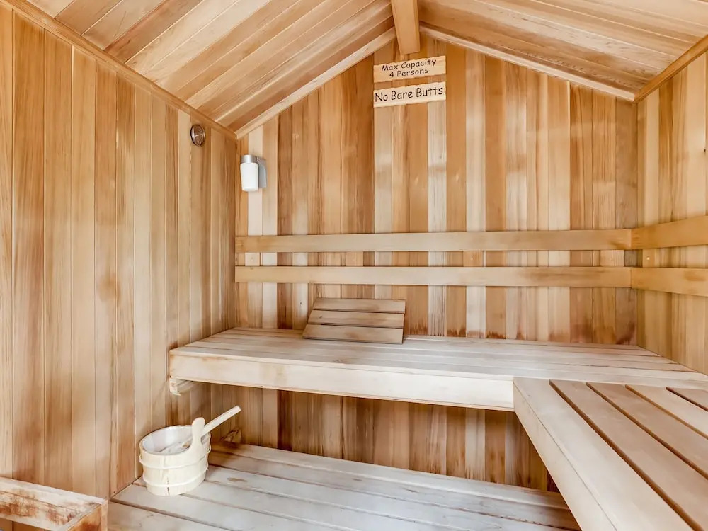 New Listing! Columbine Rock Lodge W/ Hot Tub 4 Bedroom Home