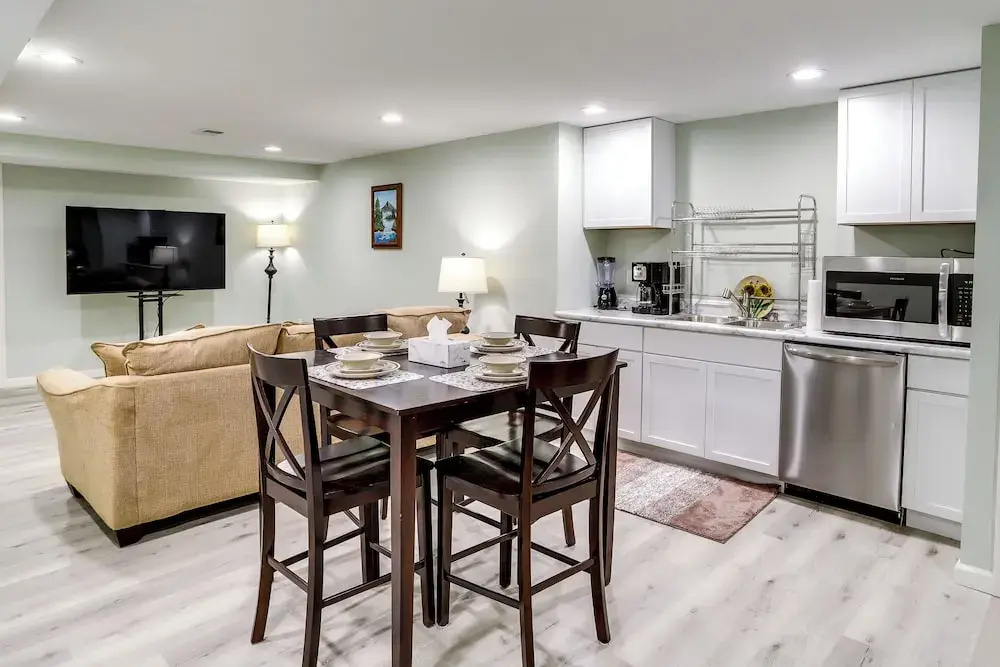 South Bend Area Vacation Rental 8 Mi to Notre Dame
