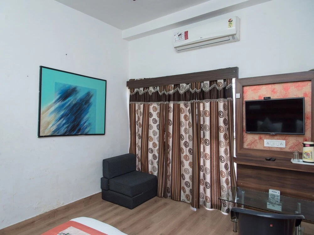 OYO 13357 Destiny Inn