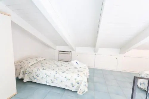 LUIMAR Holiday House