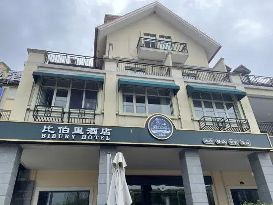 Hotels in Belas