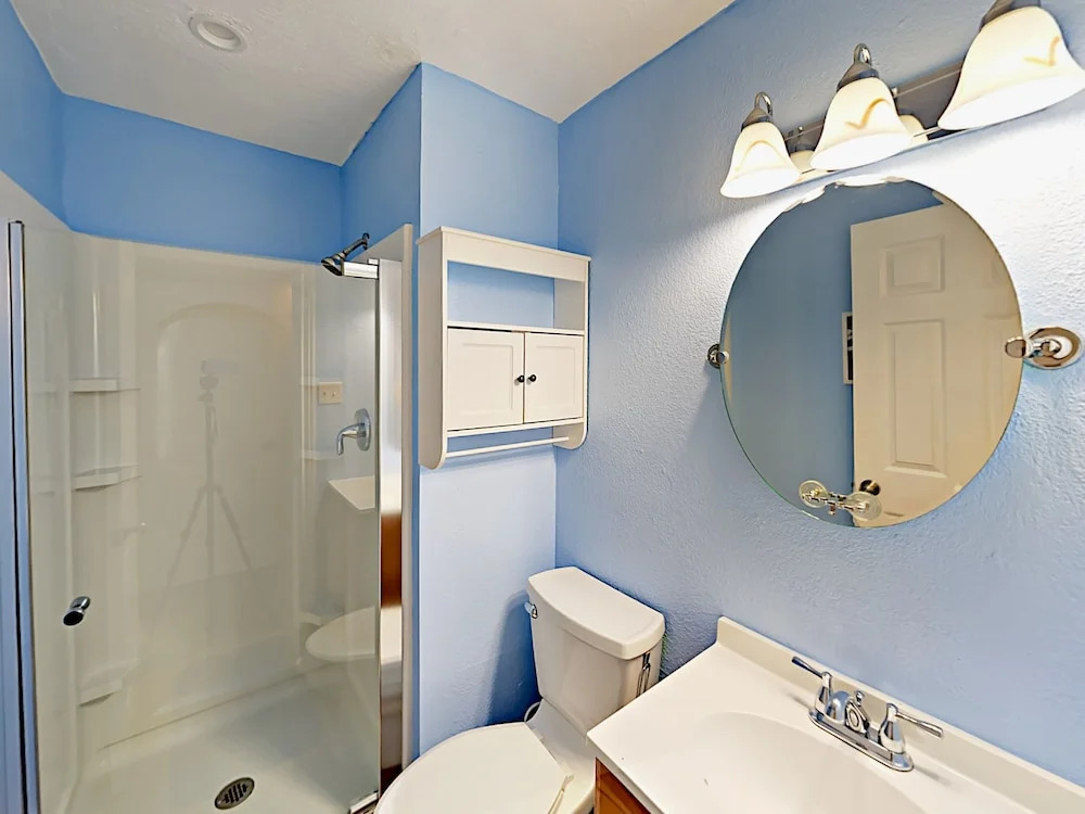 Oceanfront 2br W/ Private Balcony 2 Bedroom Condo