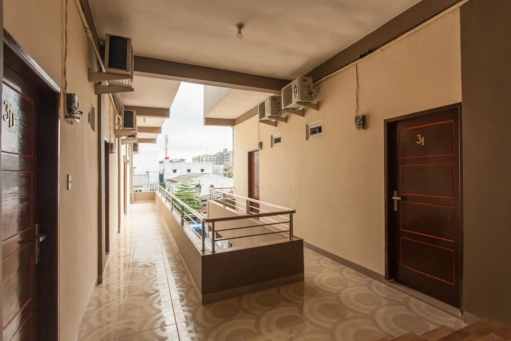Dinda Residence by OYO Rooms