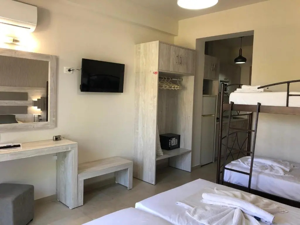 PARADISE APARTMENTS & SUITES