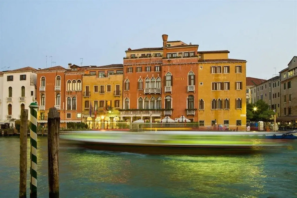 Venice Roulette Hotel