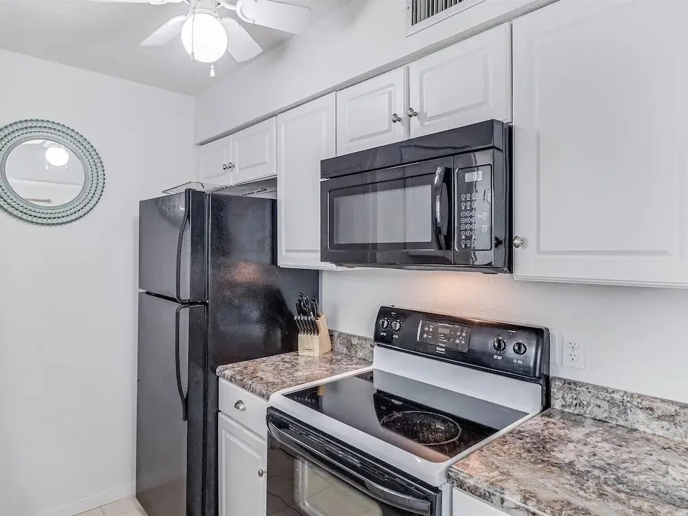 Adventure House Rryc17 2 Bedroom Condo by RedAwning