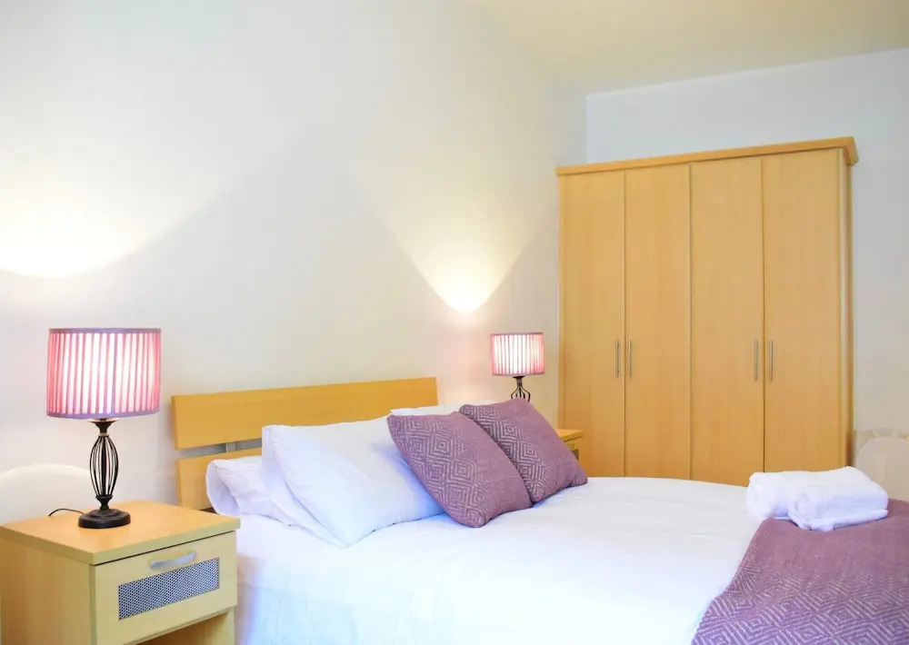 1 Bedroom Apartment Next to 3arena Sleeps 2