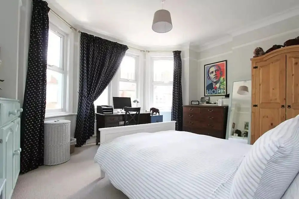 Spacious 3 Bedroom Home In North London